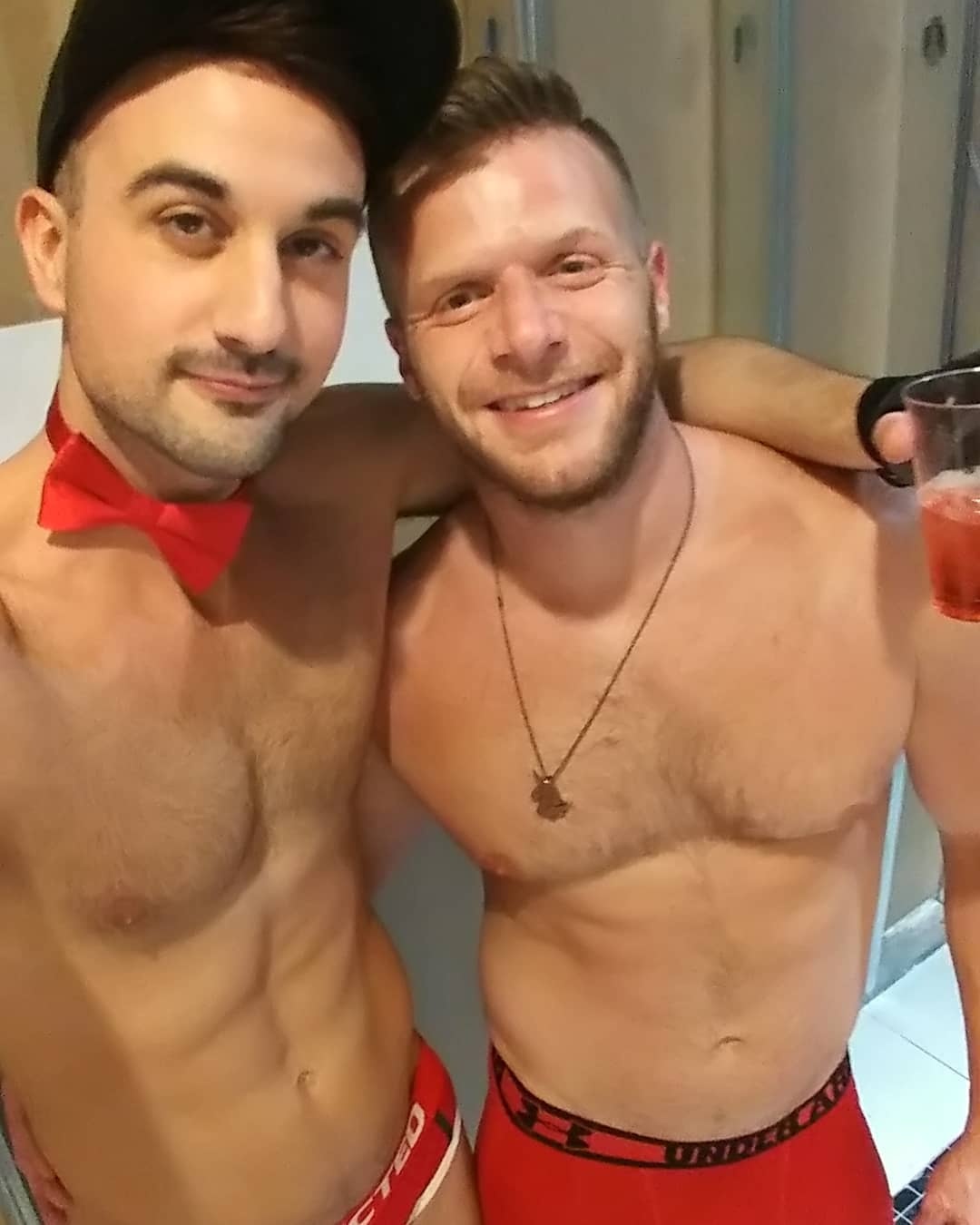 2018071808372427 - GV男星Brian Bonds和Mason Lear在片场拍完Gay片后求婚！