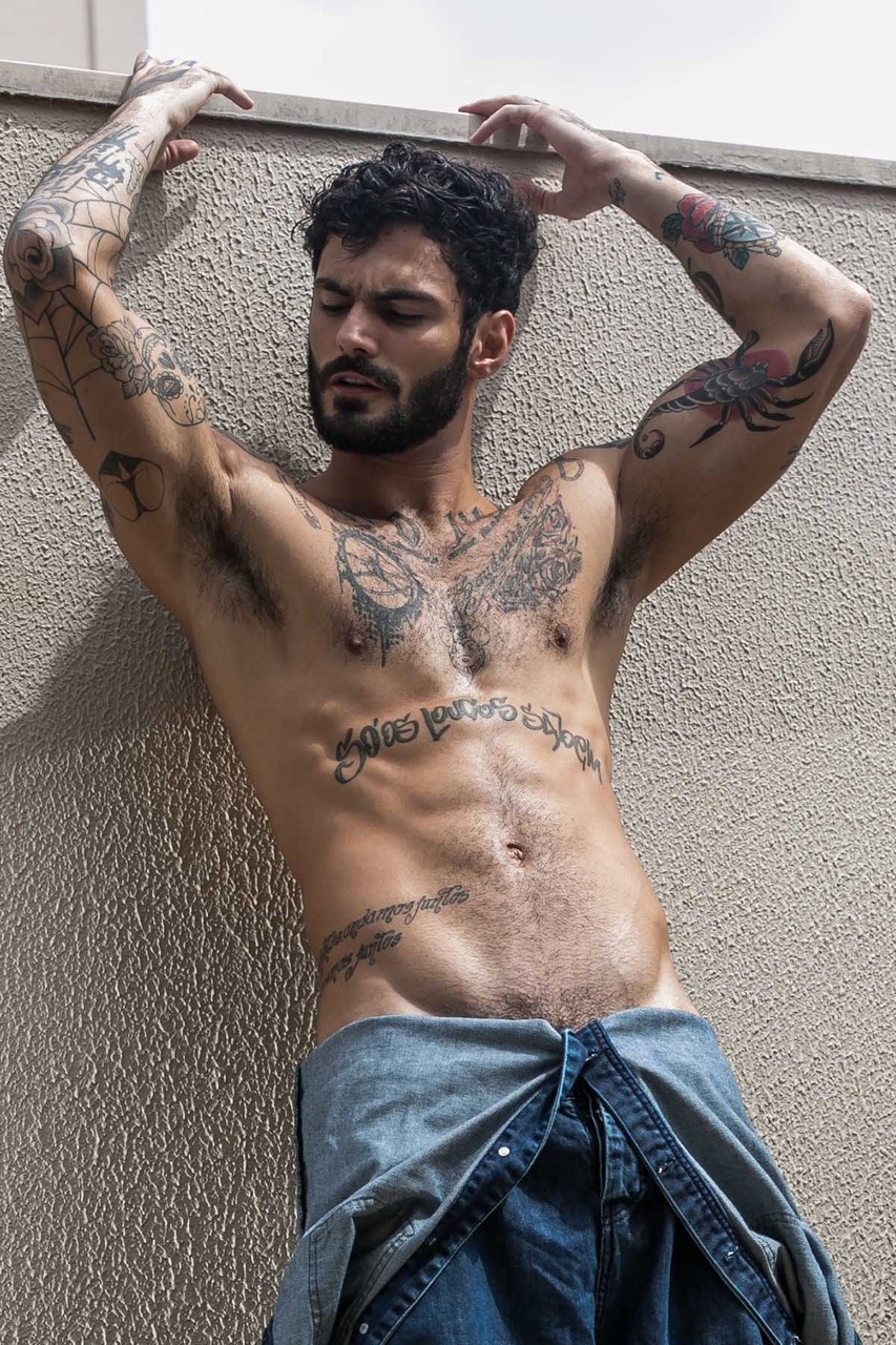 2018081908465778 - 大！充满男性荷尔蒙的纹身肌肉男 Luis Coppini