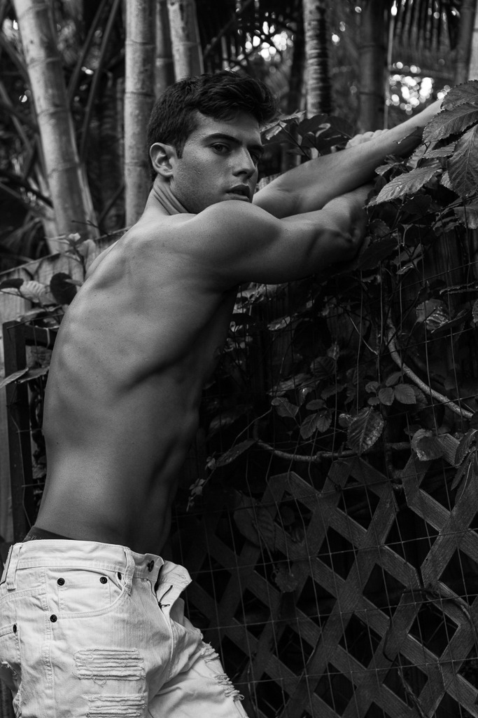 2018082011542081 - 黑白巴西肌肉男模 Andre Brunelli / Leandro Enne摄影作品