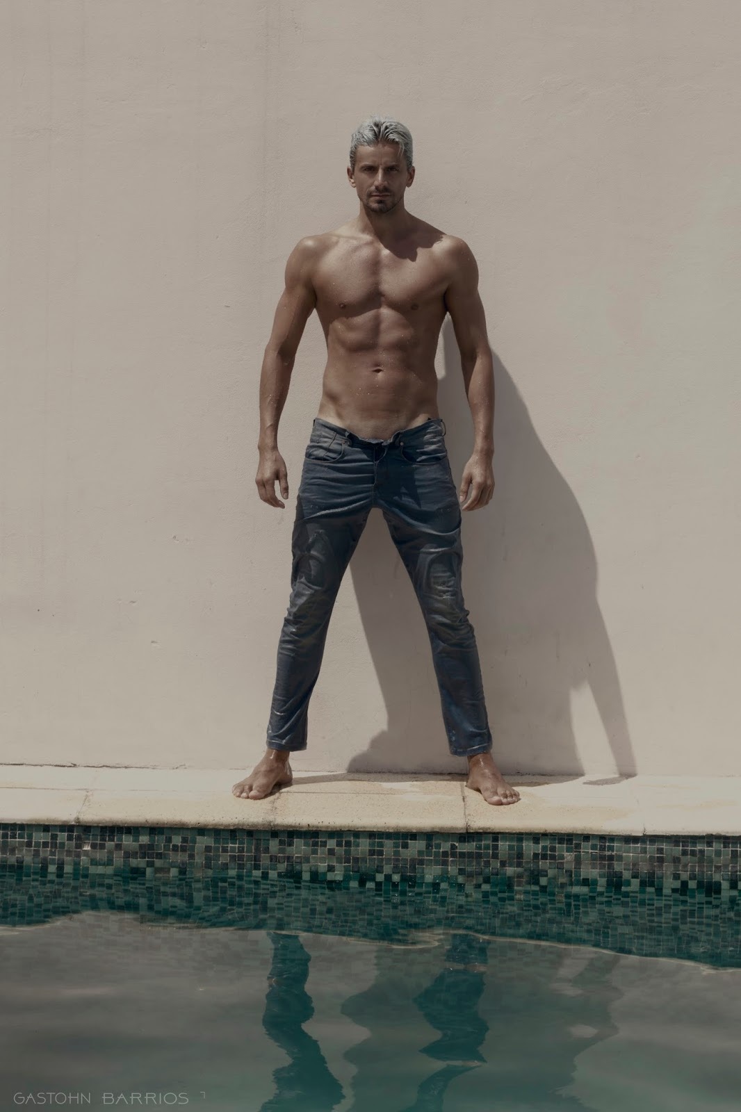 2018082602200273 - Matias Santos - Swimming in Jeans