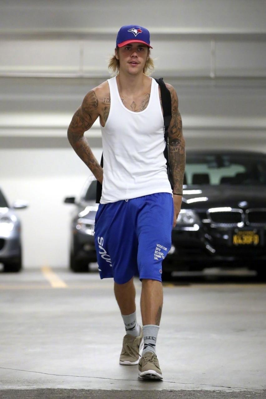 a67388a0ly1fth76qgrgaj21331mnwkp - Justin Bieber最新街拍 - 前往篮球场