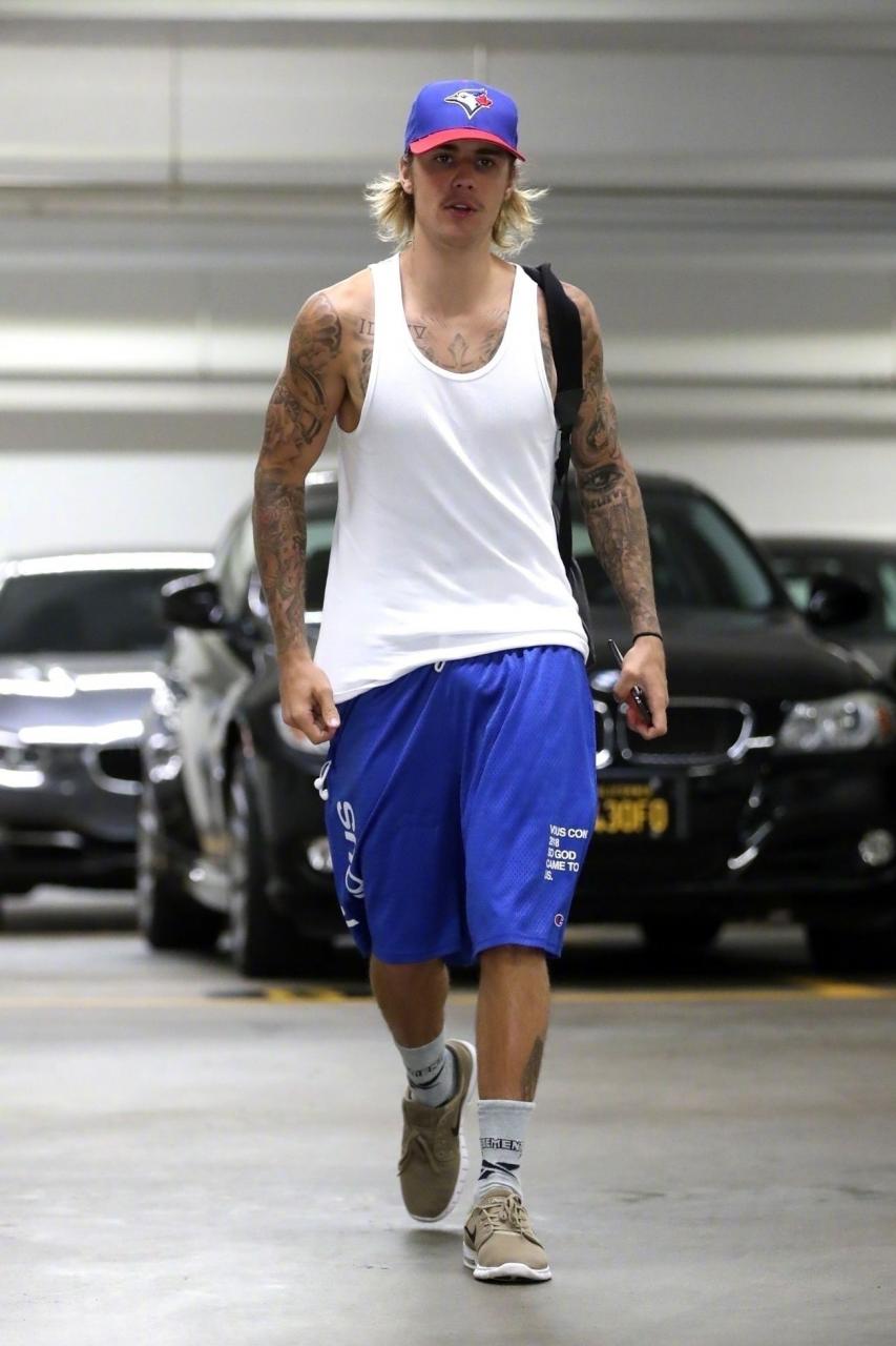 a67388a0ly1fth76qh6qrj21061i9dlf - Justin Bieber最新街拍 - 前往篮球场